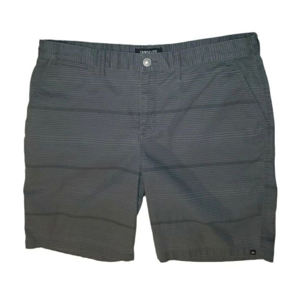 Quicksilver Flat Front Board Shorts Size 38 R.          [Mbb9023]